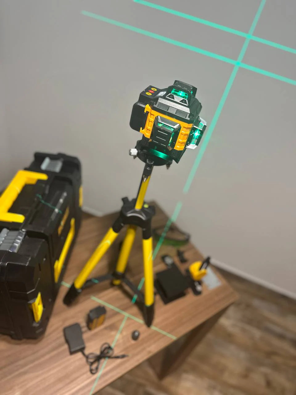 Nivel Láser DEWALT 16 Líneas 360° – Precisión Profesional en Cada Medición