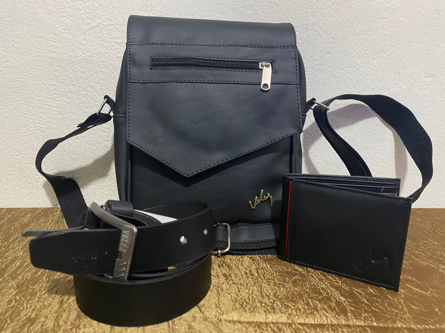 ¡El regalo que se merece!🎁Combo bolso+ billetera+ correa Velez 🧔🏻‍♂️