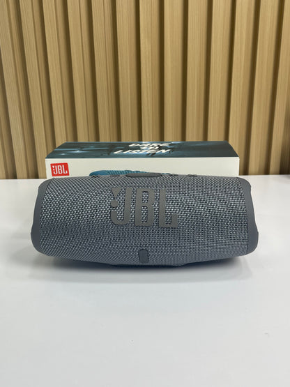JBL Charge 5 ¡Potencia el Sonido Incomparable en Cualquier Lugar!