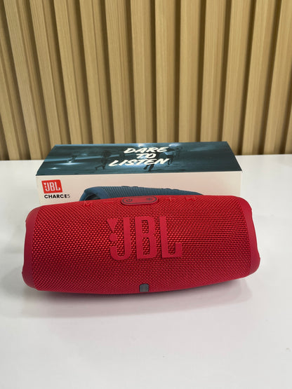 JBL Charge 5 ¡Potencia el Sonido Incomparable en Cualquier Lugar!